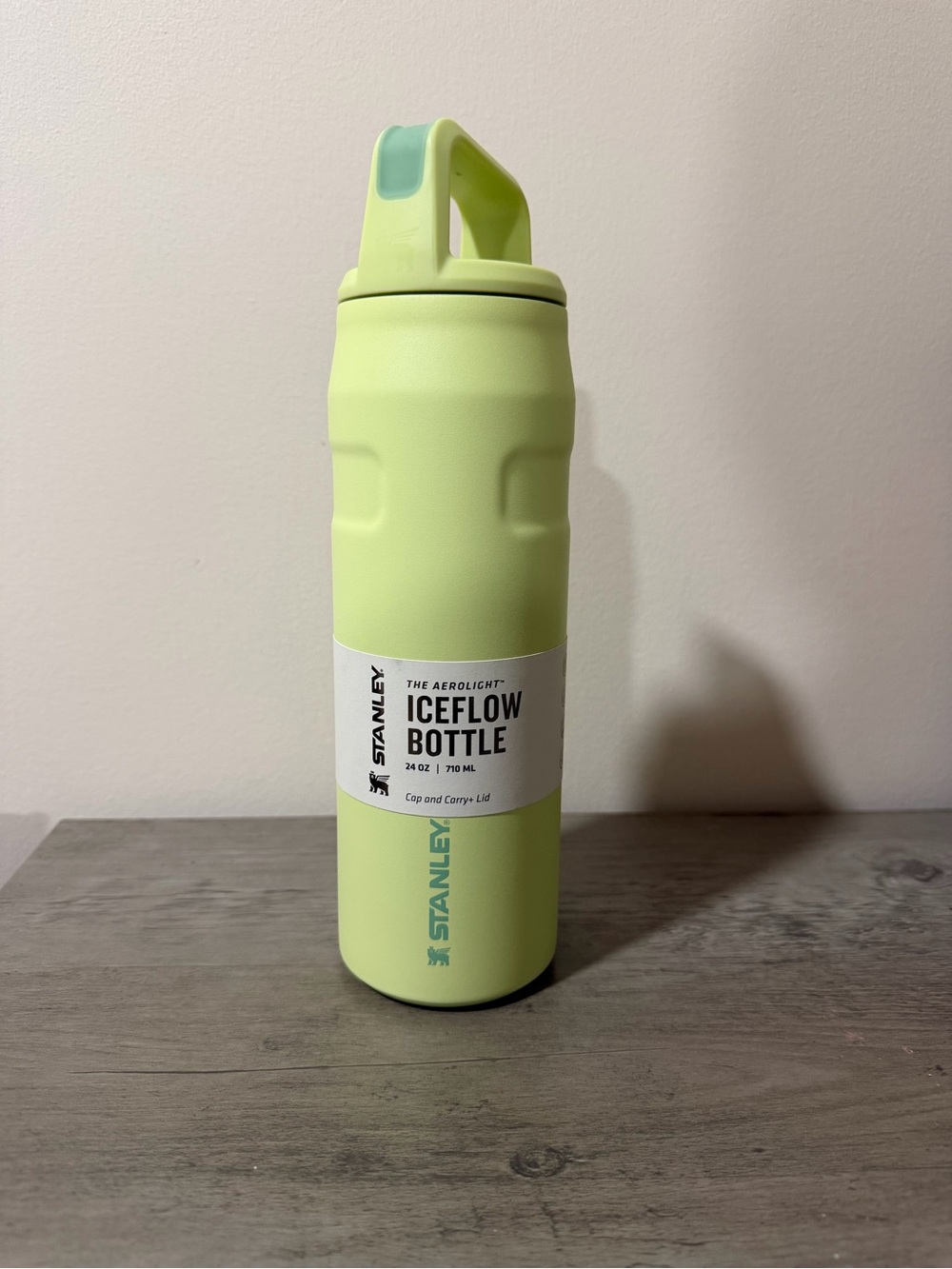 Stanley IceFlow Bottle in Lime Green